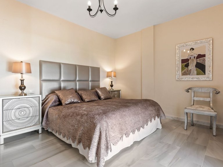 Apartment for Sale in Puerto Banús, Malaga 13
