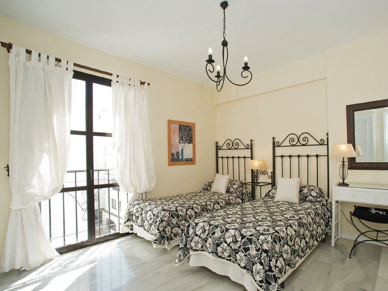 Apartment for Sale in Puerto Banús, Malaga 18