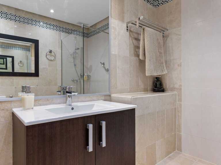 Apartment for Sale in Puerto Banús, Malaga 19