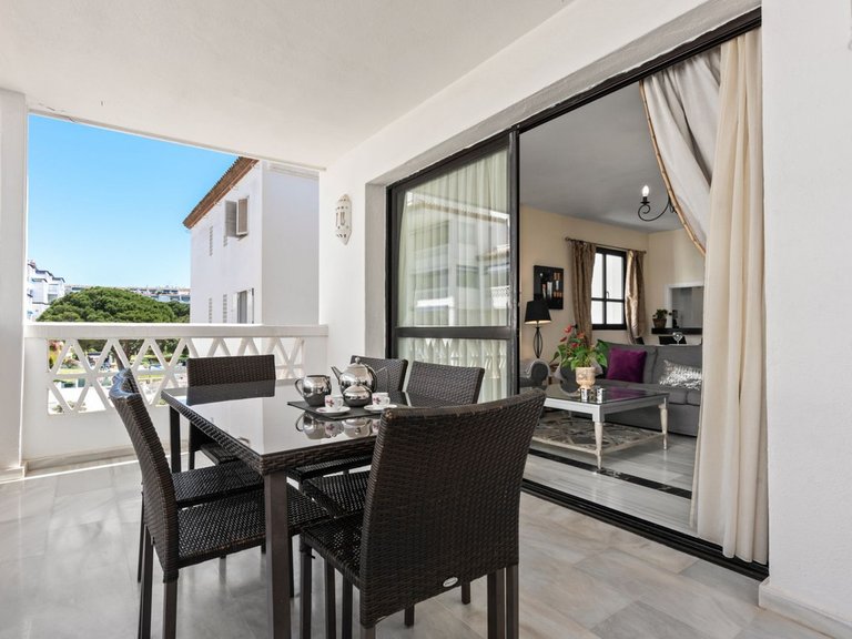 Apartment for Sale in Puerto Banús, Malaga 2