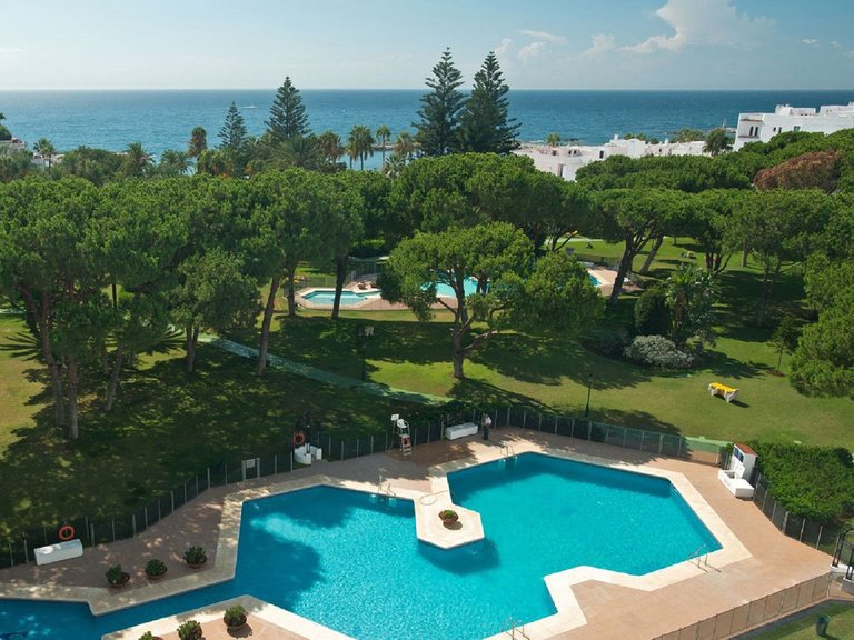 Apartment for Sale in Puerto Banús, Malaga 23