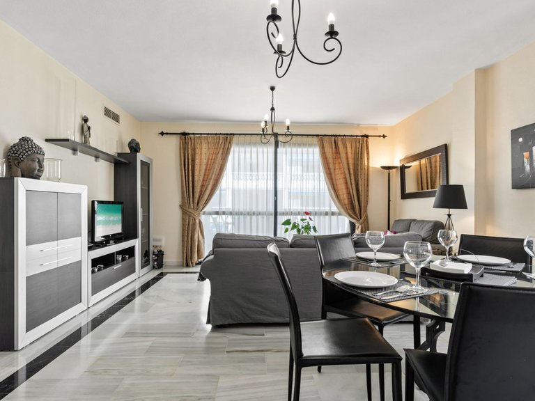 Apartment for Sale in Puerto Banús, Malaga 5