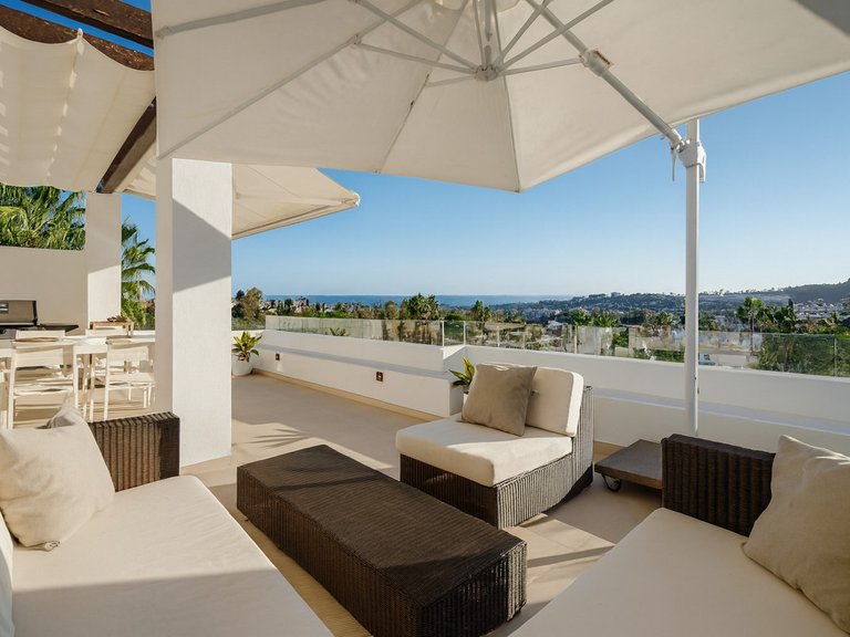 Apartment for Sale in Nueva Andalucía, Malaga 1