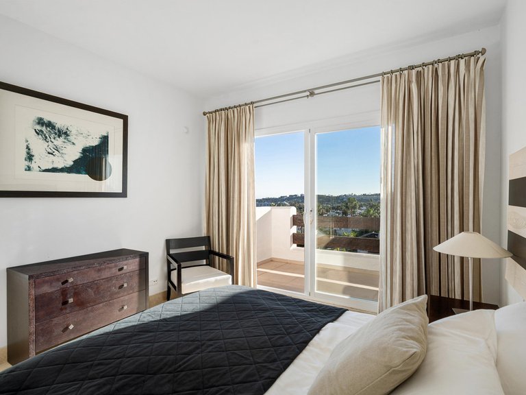 Apartment for Sale in Nueva Andalucía, Malaga 14