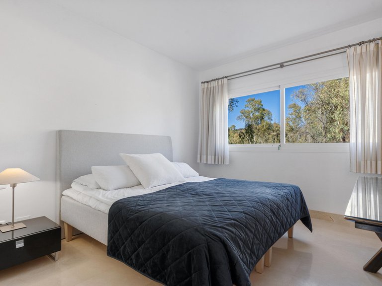 Apartment for Sale in Nueva Andalucía, Malaga 19
