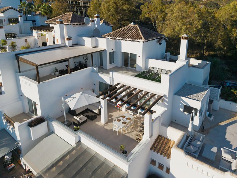 Apartment for Sale in Nueva Andalucía, Malaga 2