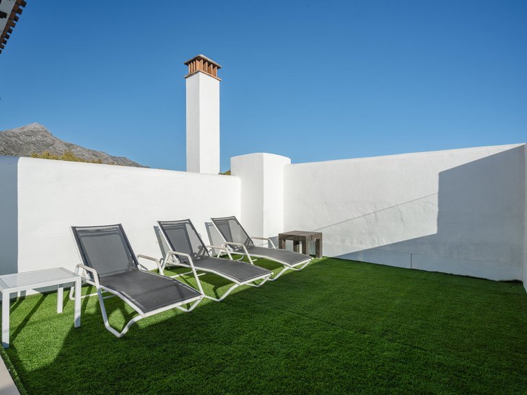 Apartment for Sale in Nueva Andalucía, Malaga 25