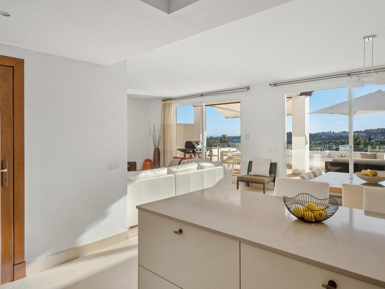 Apartment for Sale in Nueva Andalucía, Malaga 9