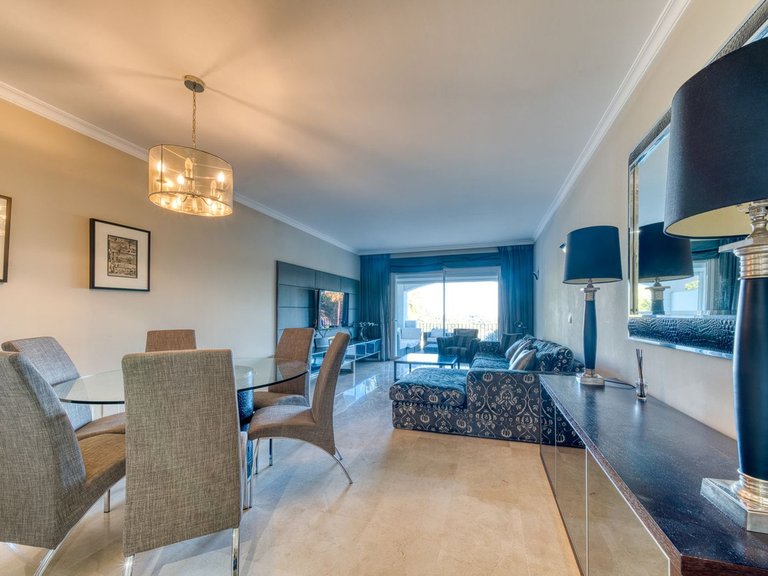 Apartment for Sale in La Quinta, Malaga 4