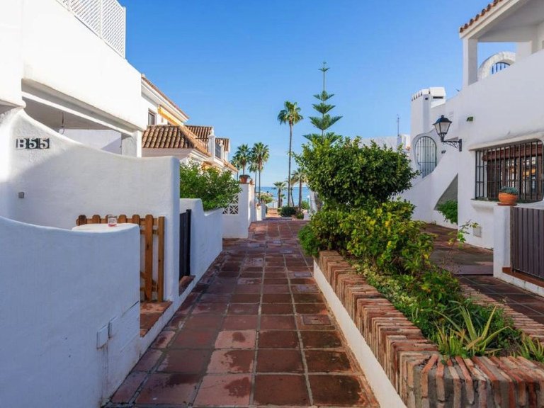 Villa for Sale in La Duquesa, Malaga 2