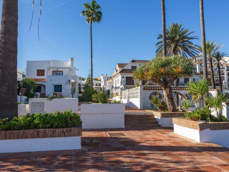 Villa for Sale in La Duquesa, Malaga 3