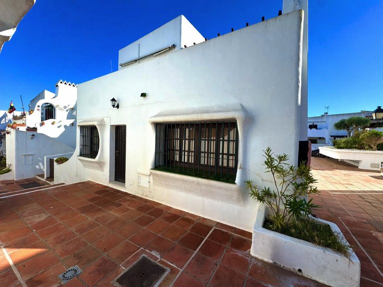 Villa for Sale in La Duquesa, Malaga 6