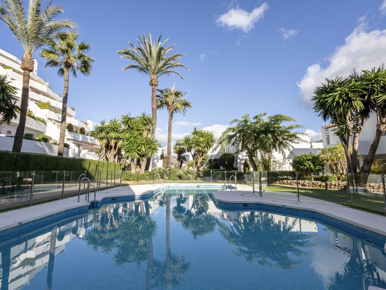 Apartment for Sale in Nueva Andalucía, Malaga 1