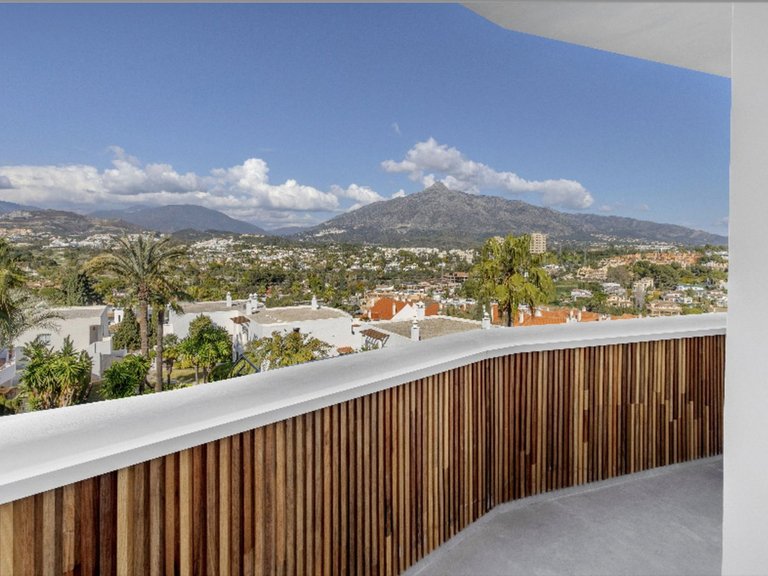 Apartment for Sale in Nueva Andalucía, Malaga 16