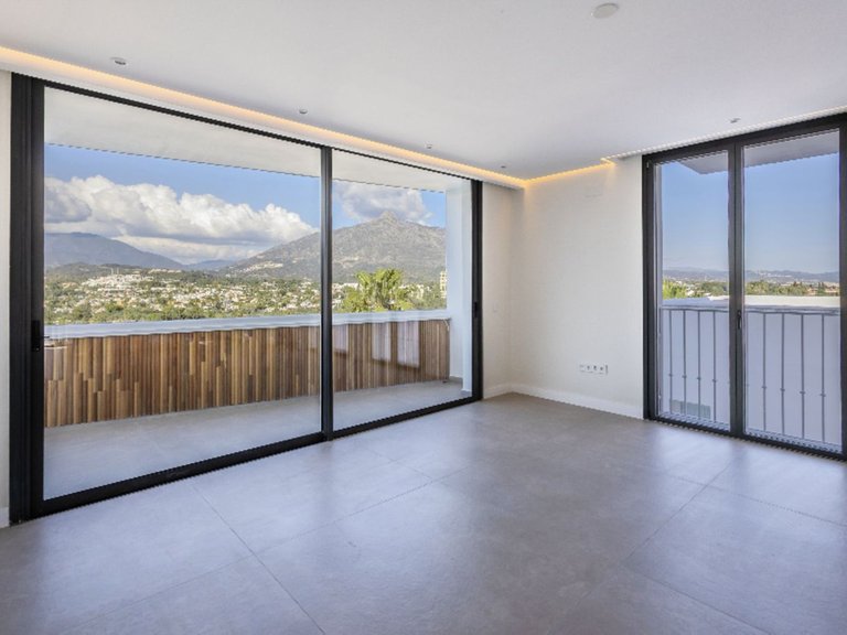 Apartment for Sale in Nueva Andalucía, Malaga 3