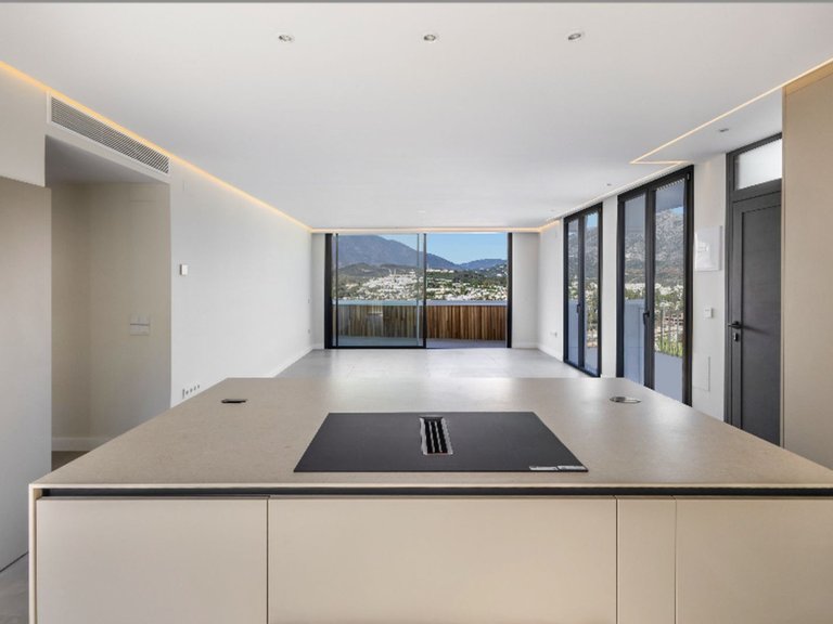 Apartment for Sale in Nueva Andalucía, Malaga 4
