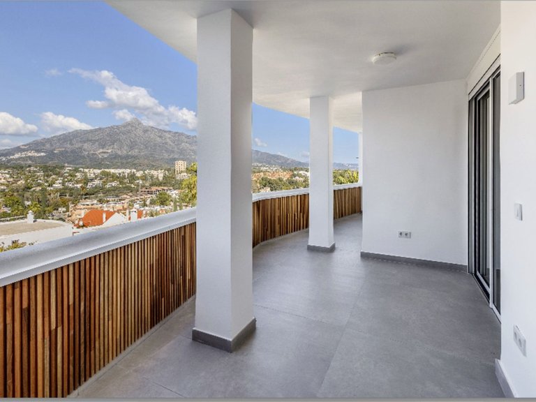 Apartment for Sale in Nueva Andalucía, Malaga 8