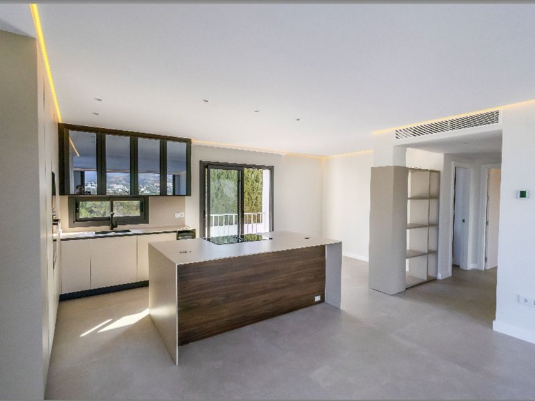 Apartment for Sale in Nueva Andalucía, Malaga 9