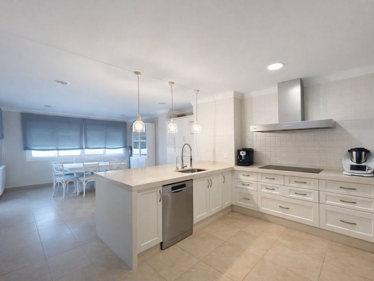 Villa for Sale in San Pedro De Alcántara, Malaga 5