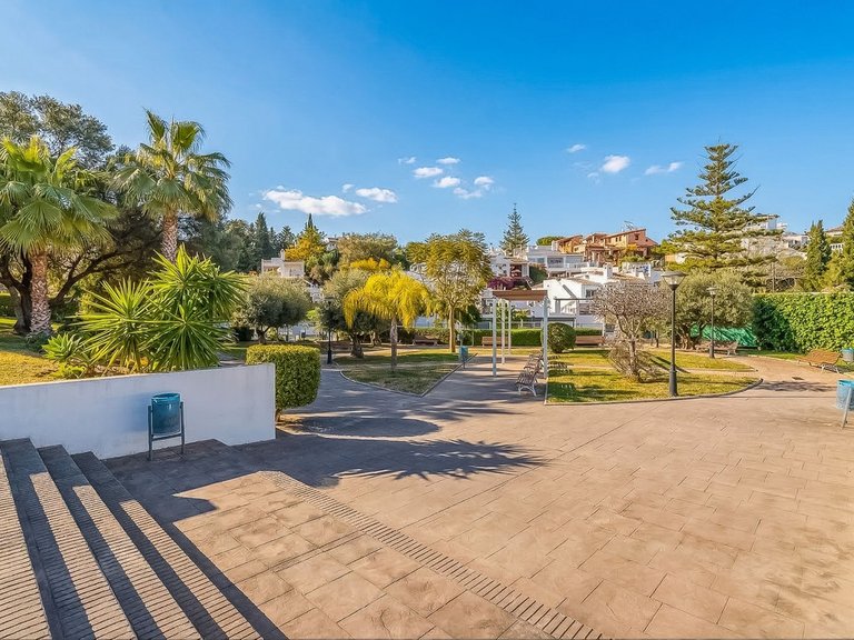 Villa for Sale in Calahonda, Malaga 48