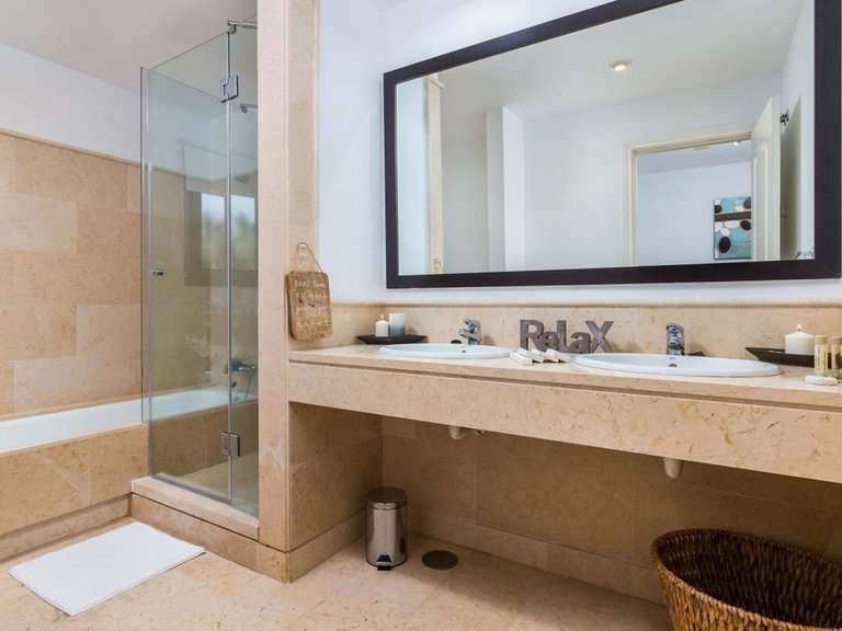 Apartment for Sale in Benahavís, Malaga 15
