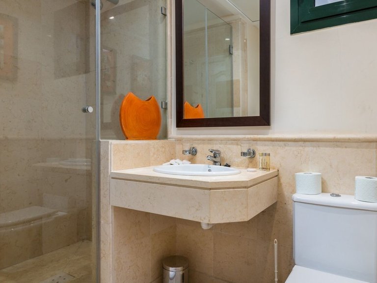 Apartment for Sale in Benahavís, Malaga 18