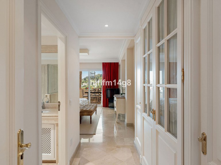 Apartment for Sale in Nueva Andalucía, Malaga 12