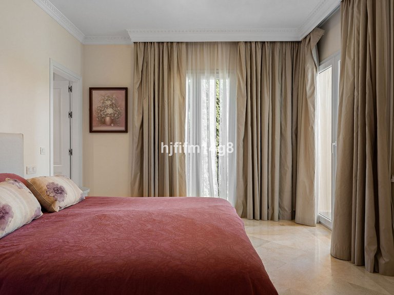 Apartment for Sale in Nueva Andalucía, Malaga 13
