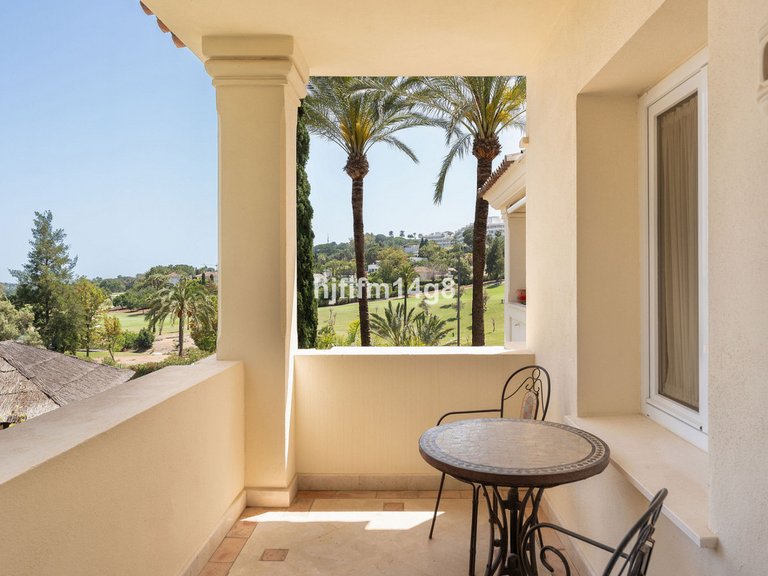 Apartment for Sale in Nueva Andalucía, Malaga 15