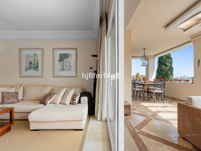 Apartment for Sale in Nueva Andalucía, Malaga 20