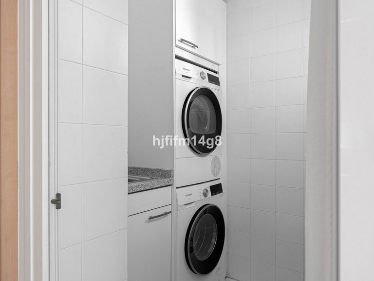 Apartment for Sale in Nueva Andalucía, Malaga 24