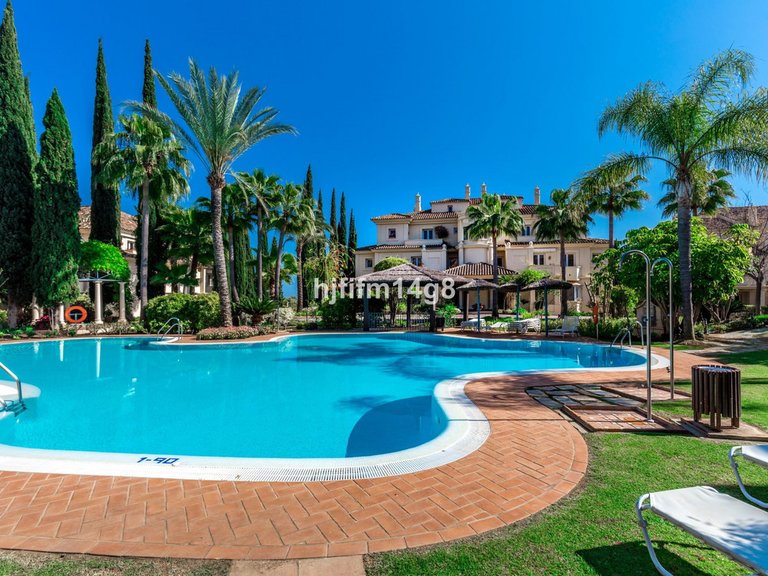Apartment for Sale in Nueva Andalucía, Malaga 28