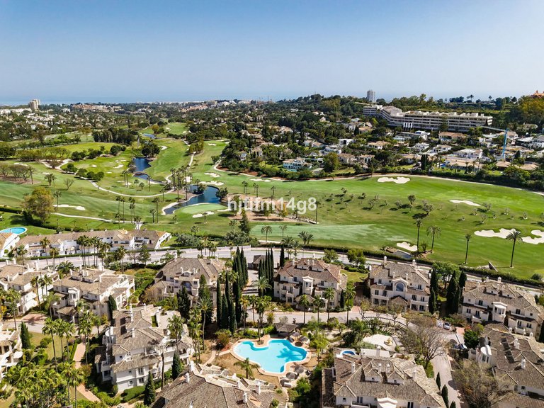 Apartment for Sale in Nueva Andalucía, Malaga 31