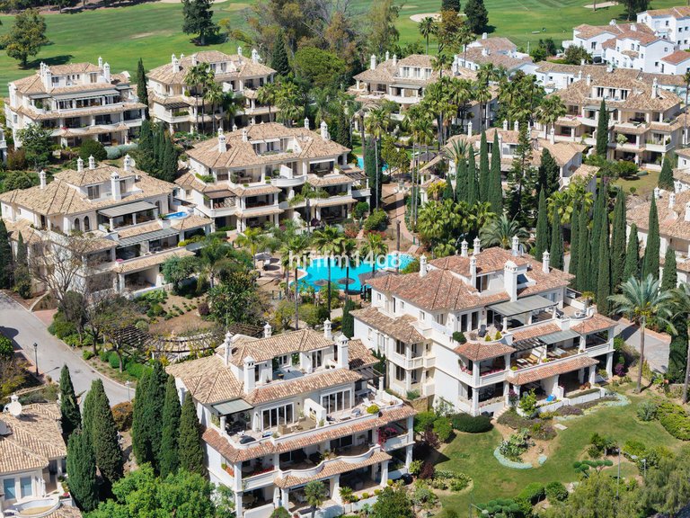 Apartment for Sale in Nueva Andalucía, Malaga 32