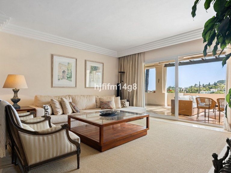 Apartment for Sale in Nueva Andalucía, Malaga 5