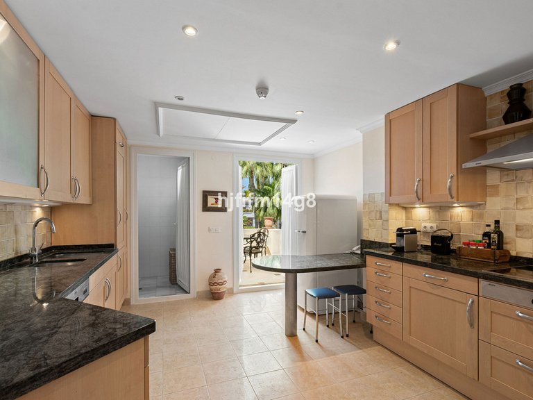 Apartment for Sale in Nueva Andalucía, Malaga 8