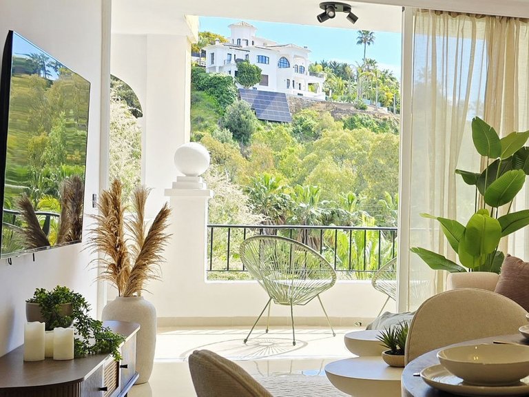 Apartment for Sale in La Quinta, Malaga 32