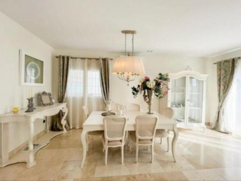 Villa for Sale in San Roque, Cadiz 2