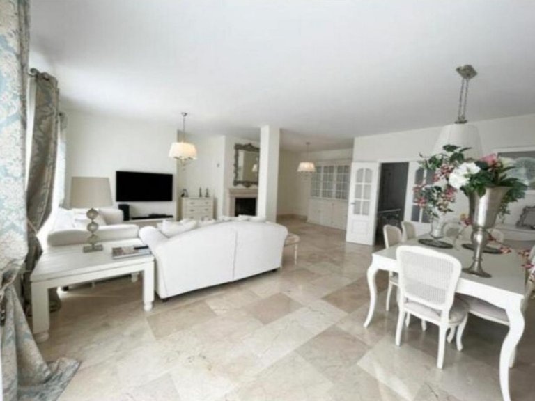 Villa for Sale in San Roque, Cadiz 9