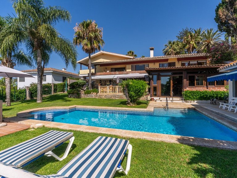 Villa for Sale in Marbesa, Malaga 1