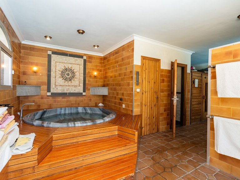 Villa for Sale in Marbesa, Malaga 38