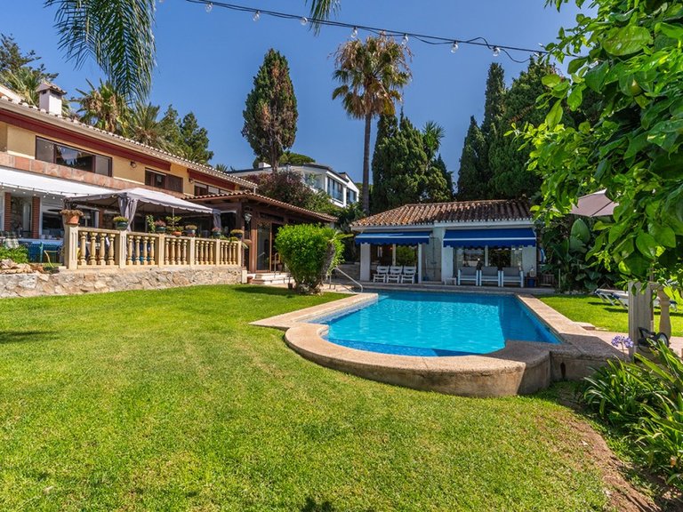 Villa for Sale in Marbesa, Malaga 43