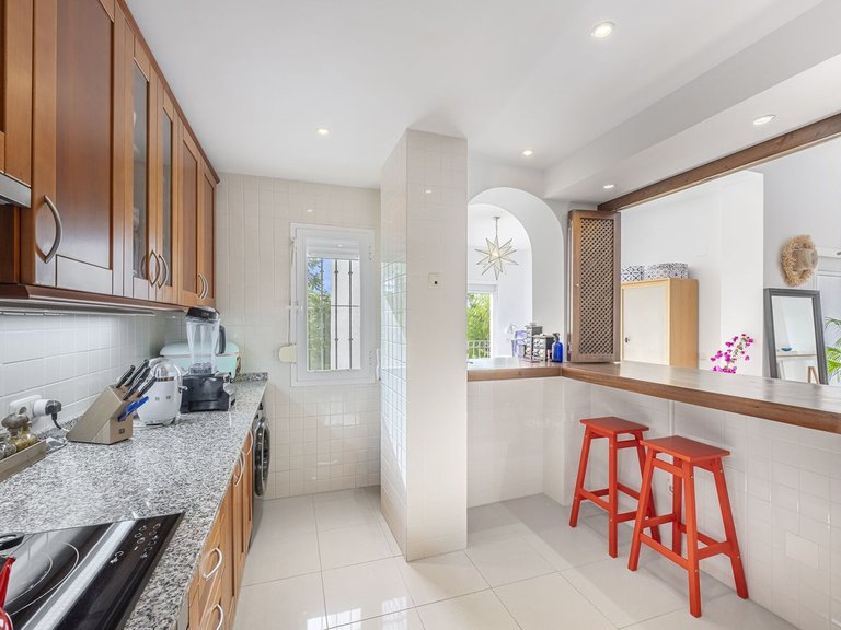 Villa for Sale in Istán, Malaga 12