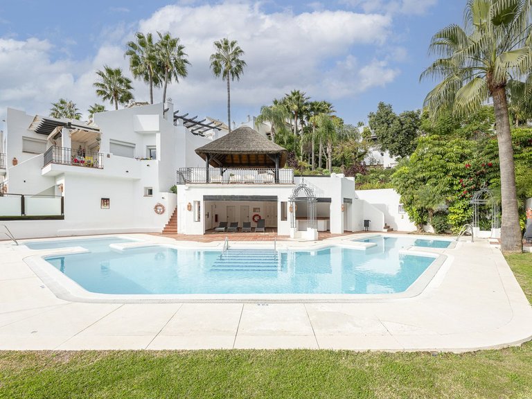 Villa for Sale in Istán, Malaga 26