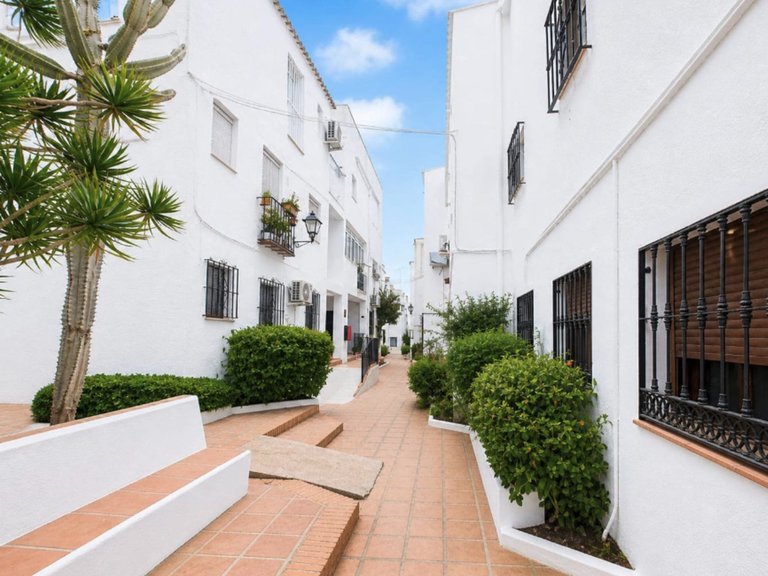 Apartment for Sale in La Duquesa, Malaga 1