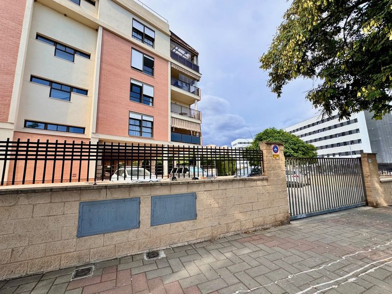 Apartment for Sale in Teatinos, Malaga 25