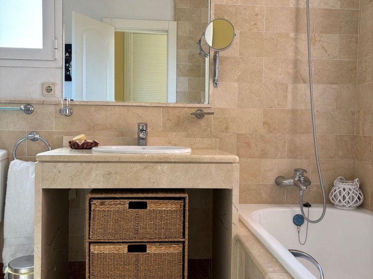 Apartment for Sale in Marbella, Malaga 15