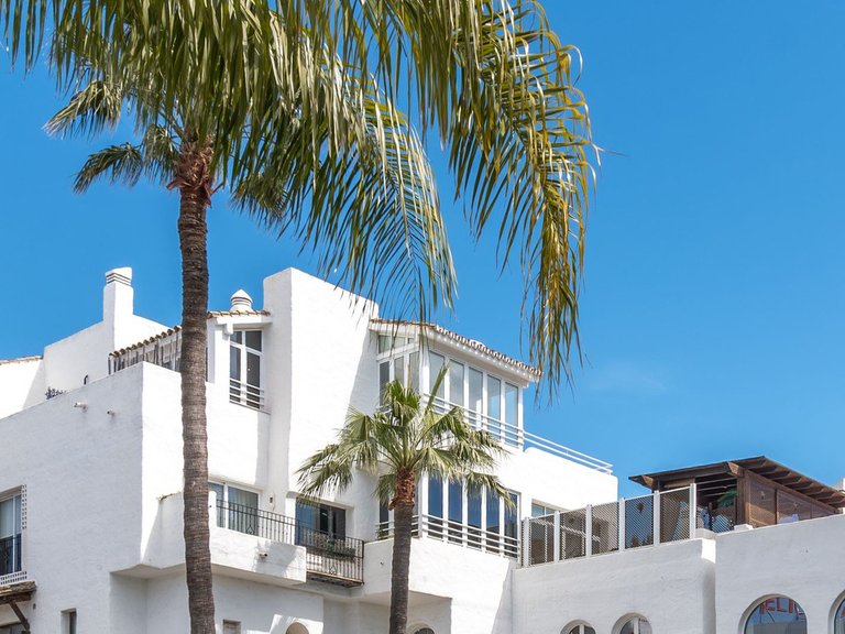 Apartment for Sale in Puerto Banús, Malaga 10