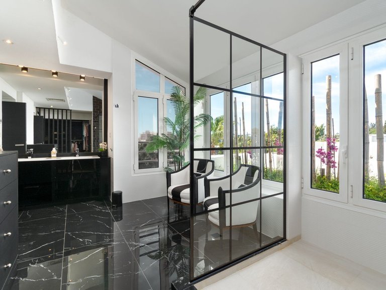 Apartment for Sale in Puerto Banús, Malaga 16