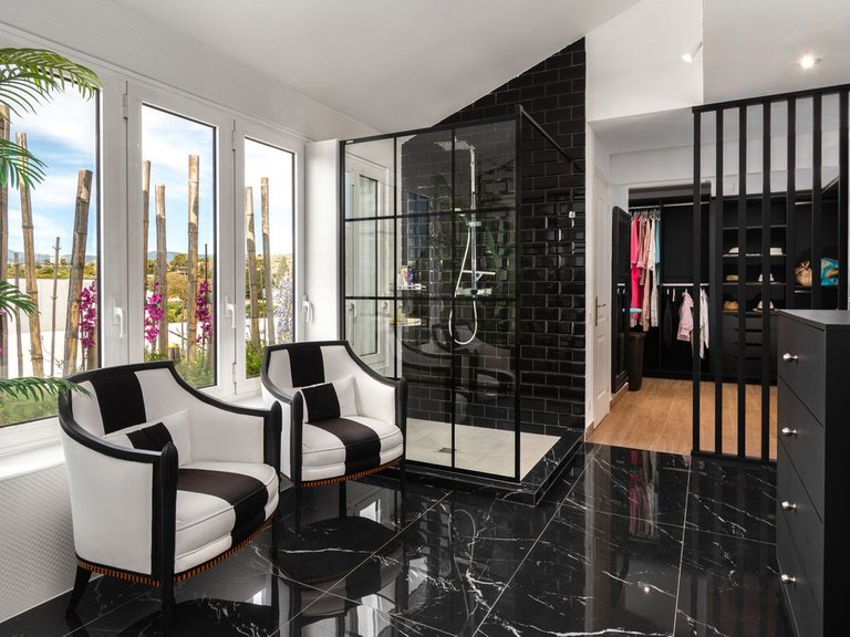 Apartment for Sale in Puerto Banús, Malaga 17